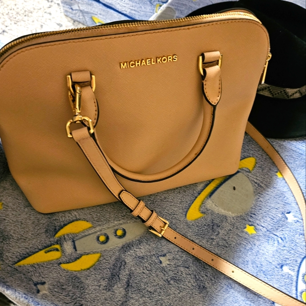 Nude pink handbag